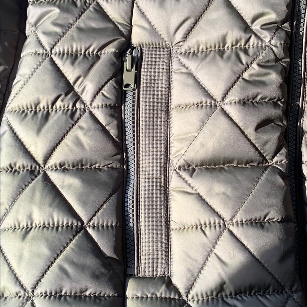 ANDREW MARC Hooded Quilted Puffer Jacket - Picture 5 of 11